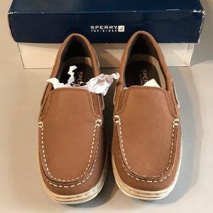 Brand new Sperry shoes for boys size 4M